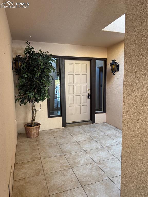 Image 13 of 21: Entry