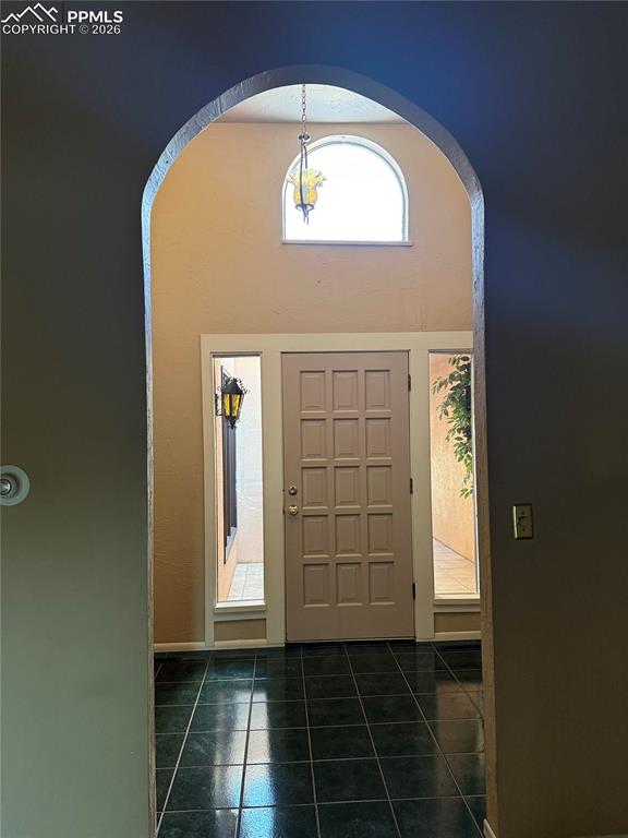 Image 14 of 21: Entry