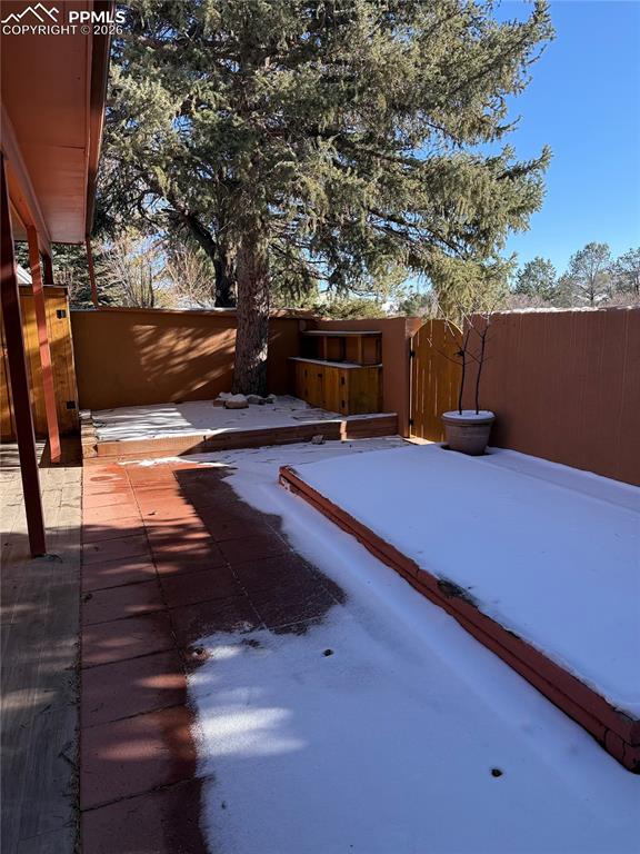 Image 19 of 21: Patio