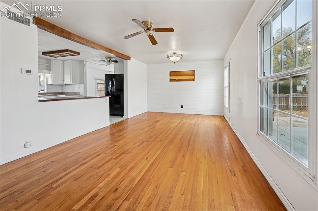 Image 5 of 29: Living Room