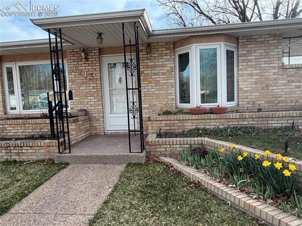 Image 4 of 22: Entry