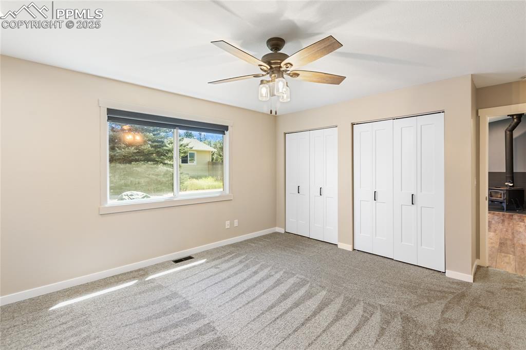 Image 14 of 30: Bedroom