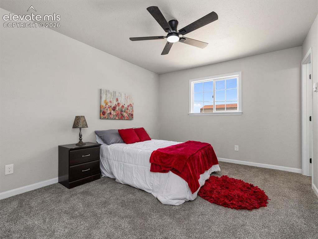 Image 11 of 27: Bedroom