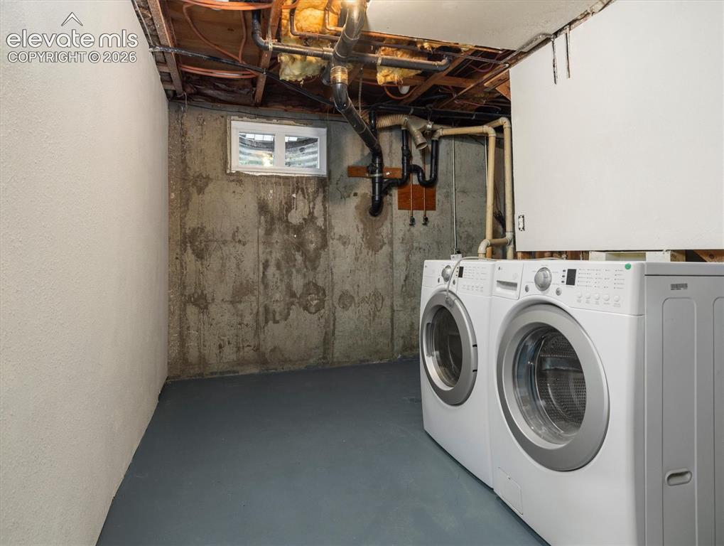 Image 20 of 27: Laundry