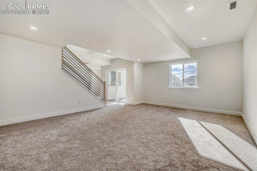 Image 23 of 28: Living Room