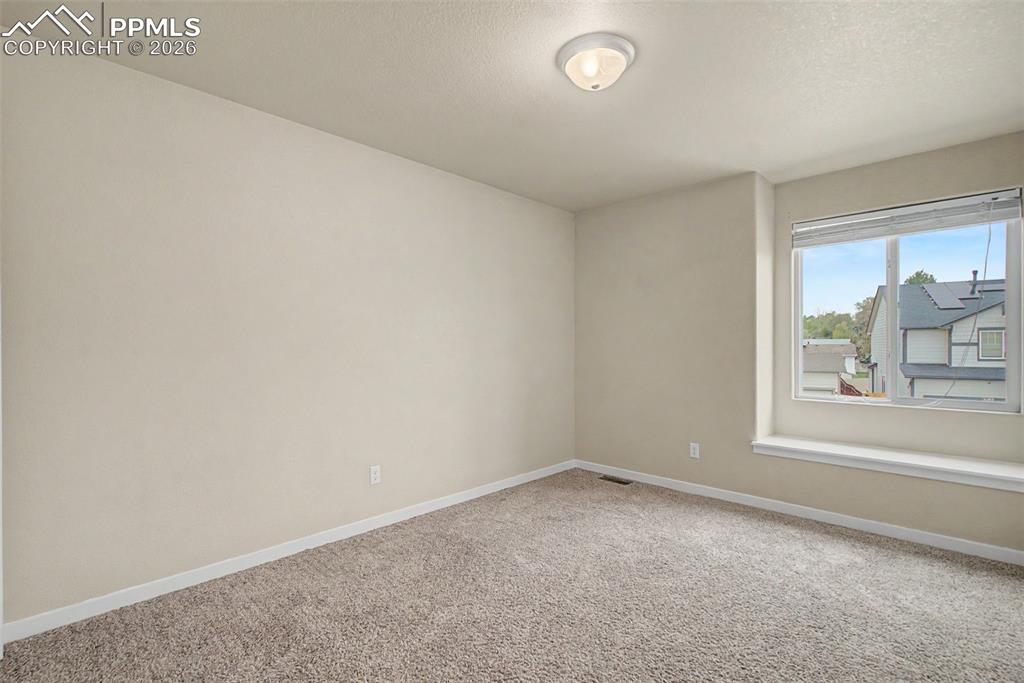 Image 17 of 30: Upstairs bedroom 2