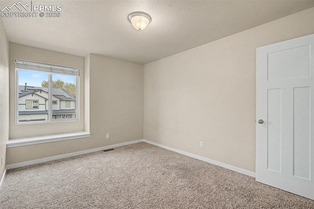 Image 18 of 30: Upstairs bedroom 1
