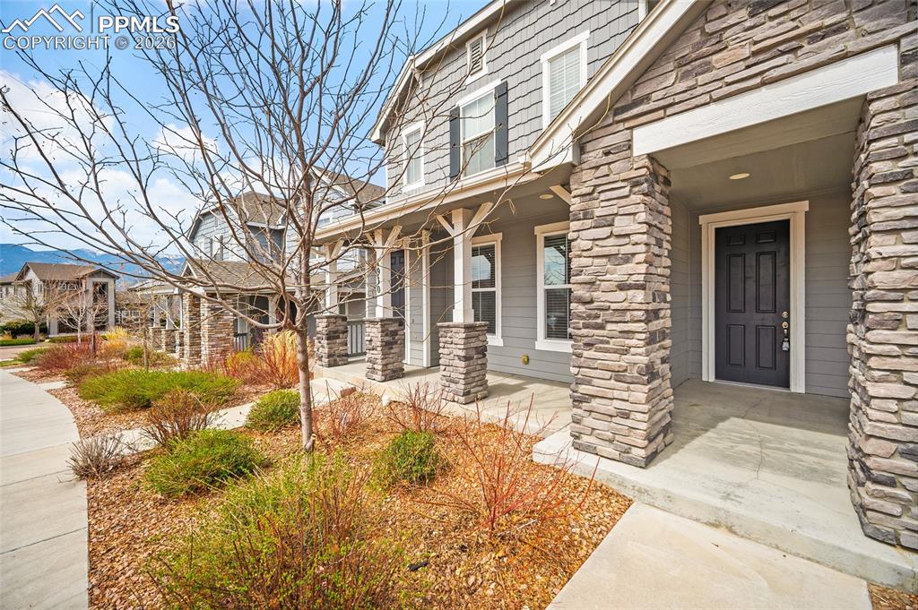 Image 3 of 34: Entry