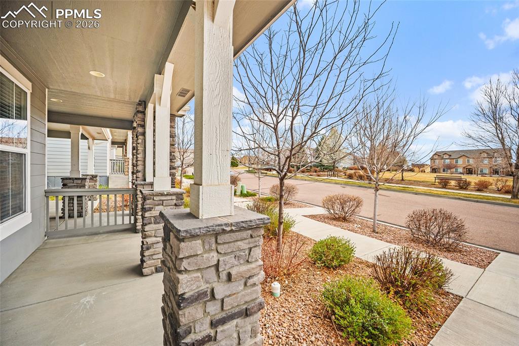 Image 5 of 34: Patio