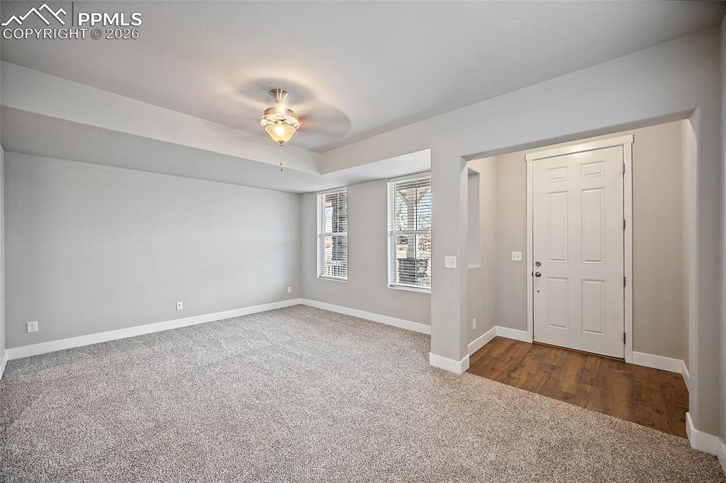 Image 8 of 34: Entry