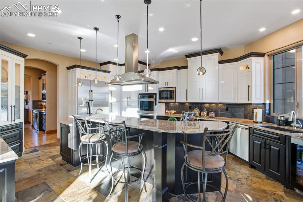 Image 23 of 50: Kitchen