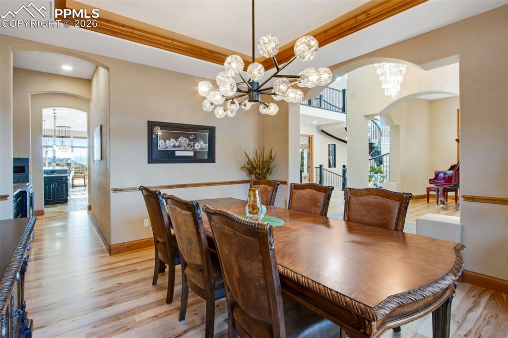 Image 24 of 50: Dining Area