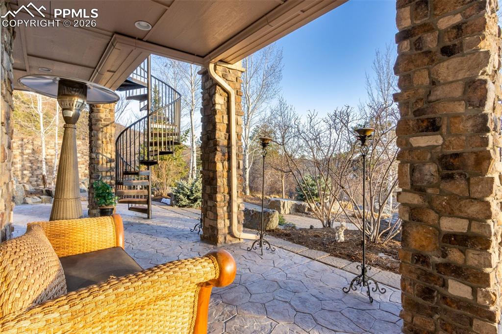 Image 47 of 50: Patio