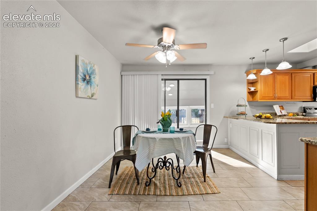 Image 10 of 36: Dining Area