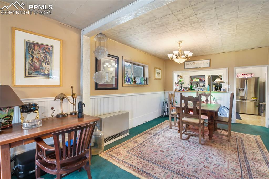 Image 13 of 22: Dining Area