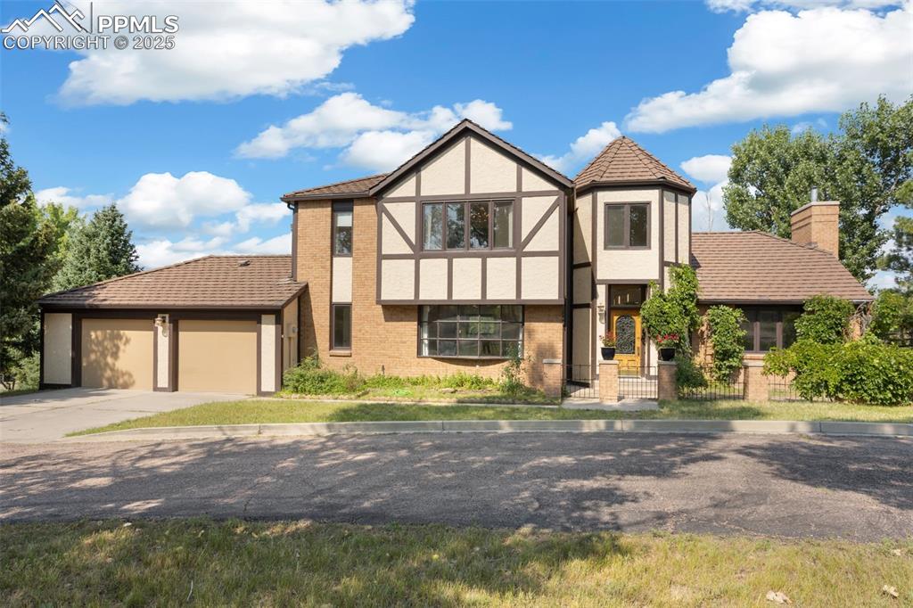 Caption: Great Curb Appeal!