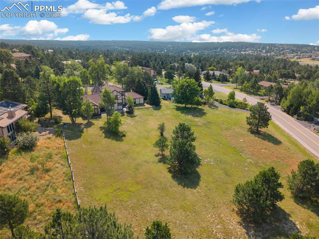 Image 31 of 35: Close to Shopping and Medical!