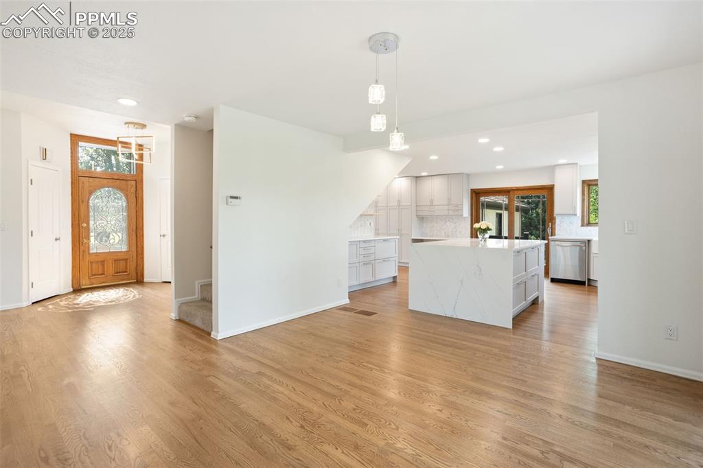 Image 5 of 35: Stunning Hardwood Floors!