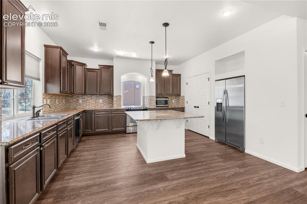 Image 7 of 29: Kitchen