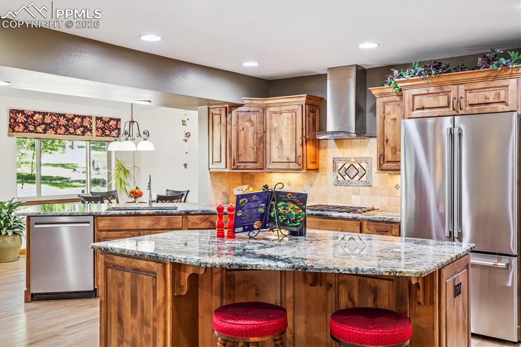 Image 11 of 50: Kitchen