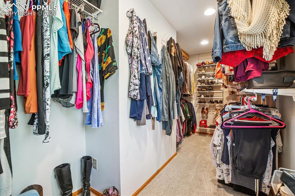 Image 29 of 50: Walk-In Closets