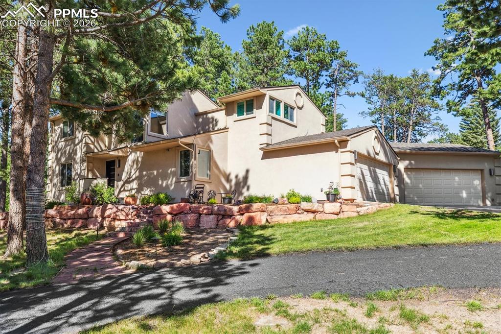 Image 4 of 50: Front of Structure