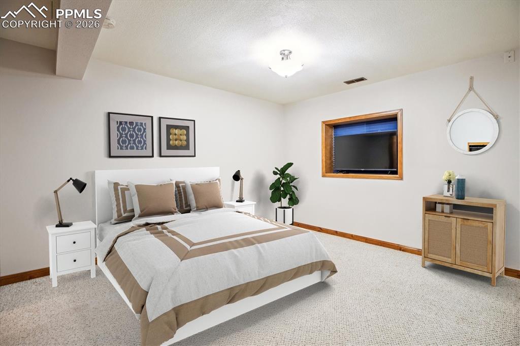 Image 42 of 50: Bedroom