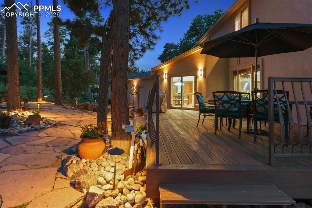 Image 45 of 50: Deck