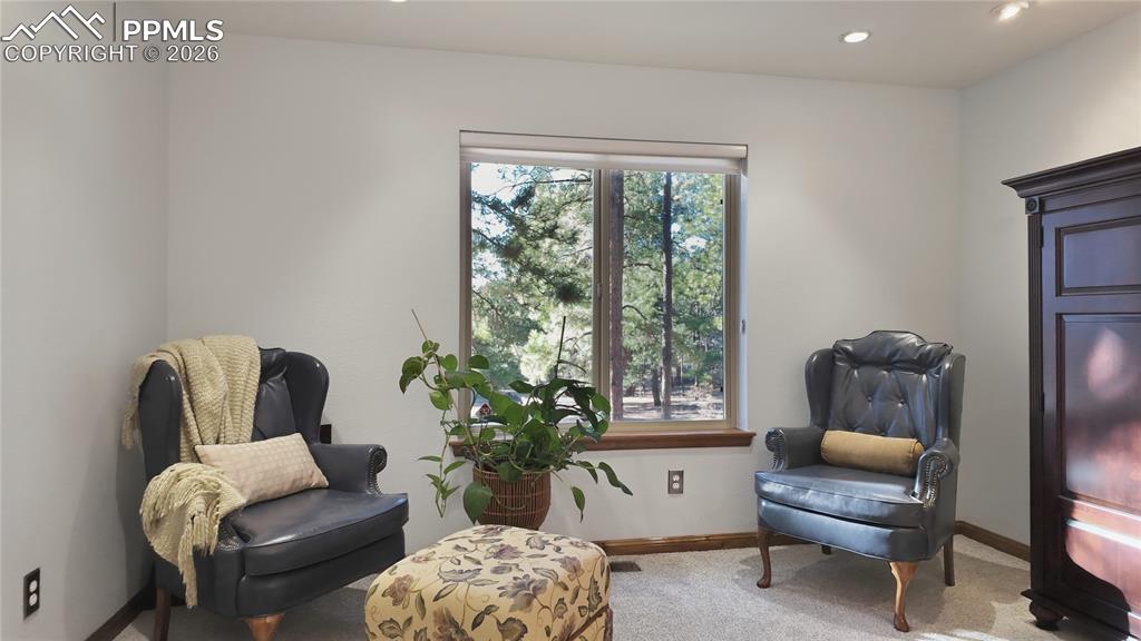 Image 7 of 50: Office