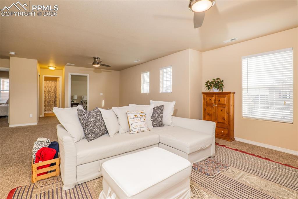 Image 22 of 50: Living Room