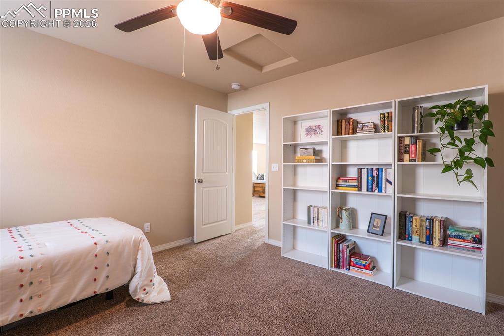 Image 25 of 50: Bedroom