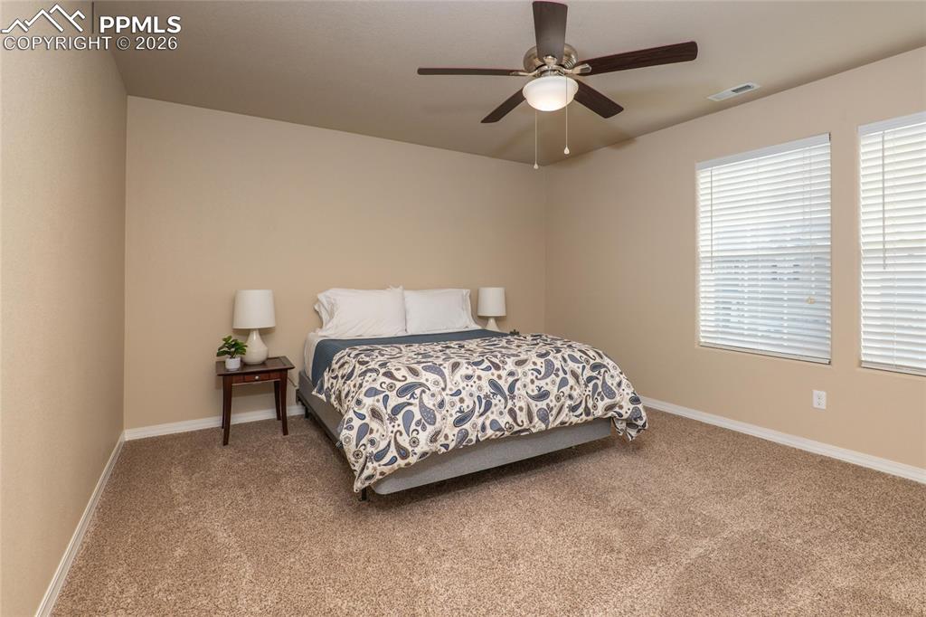 Image 27 of 50: Bedroom