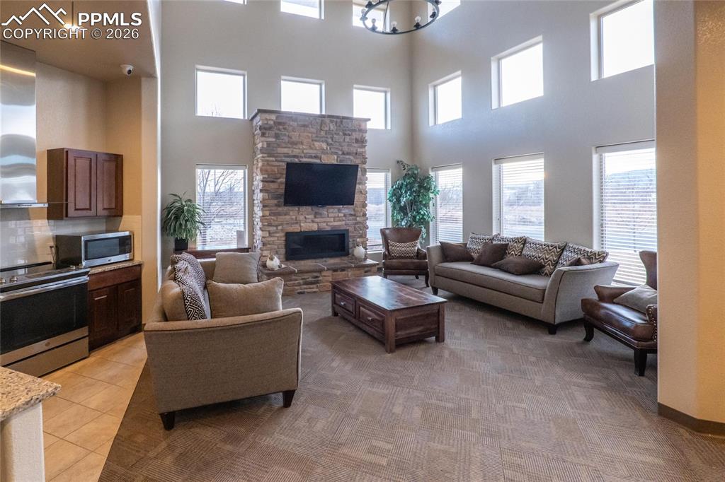 Image 47 of 50: Living Room