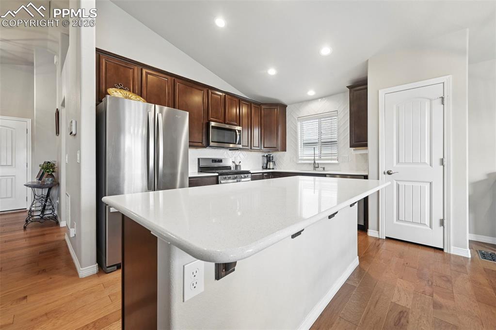 Image 10 of 41: Kitchen