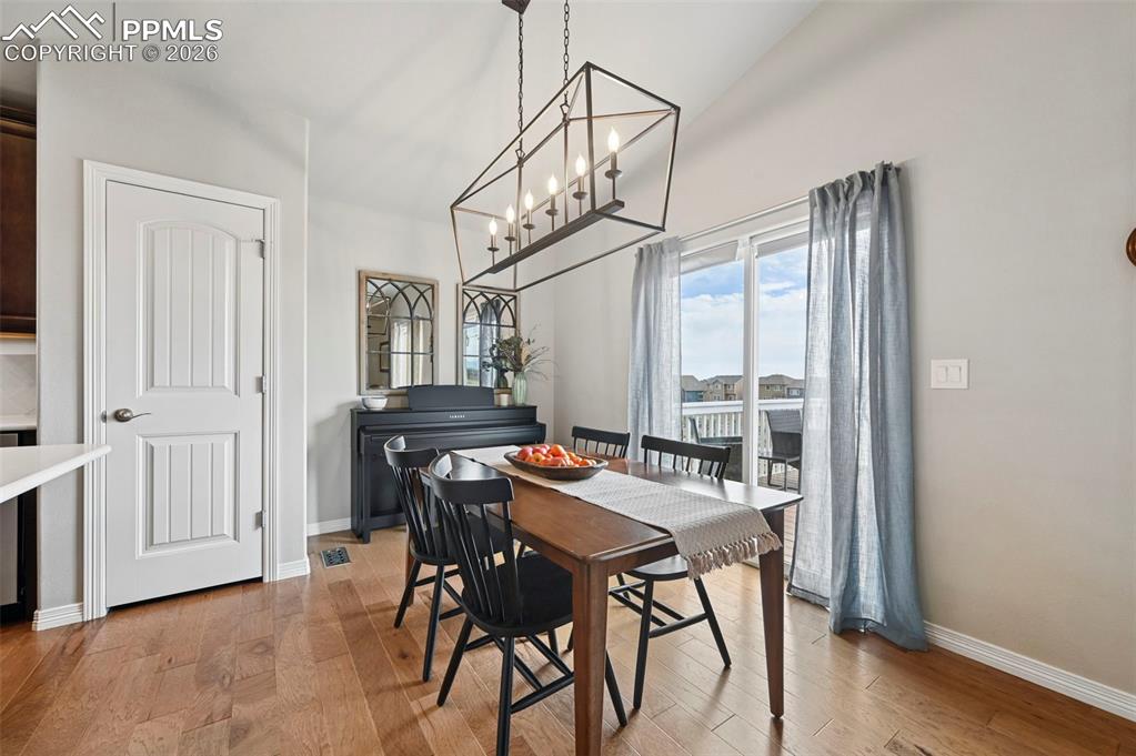 Image 14 of 41: Dining Area