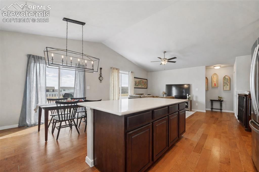 Image 14 of 40: Kitchen