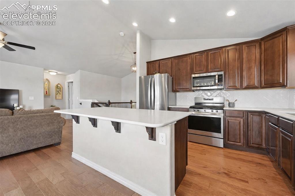 Image 16 of 40: Kitchen