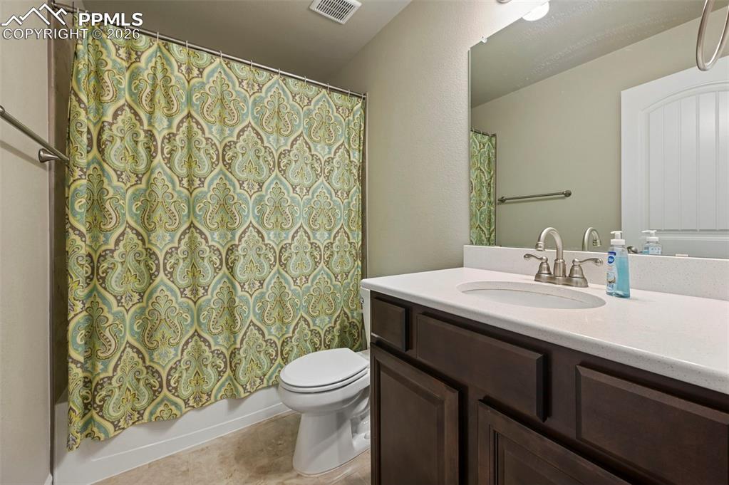 Image 30 of 41: basement full bath