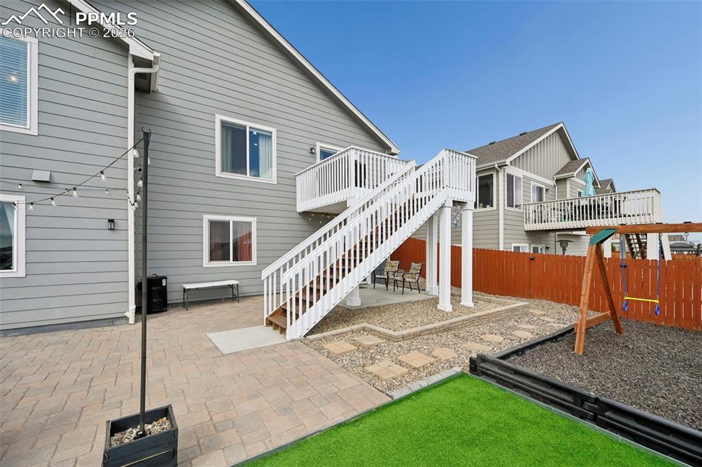 Image 32 of 41: Back of Structure