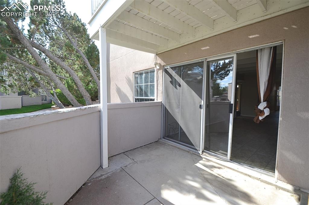 Image 30 of 31: View of balcony