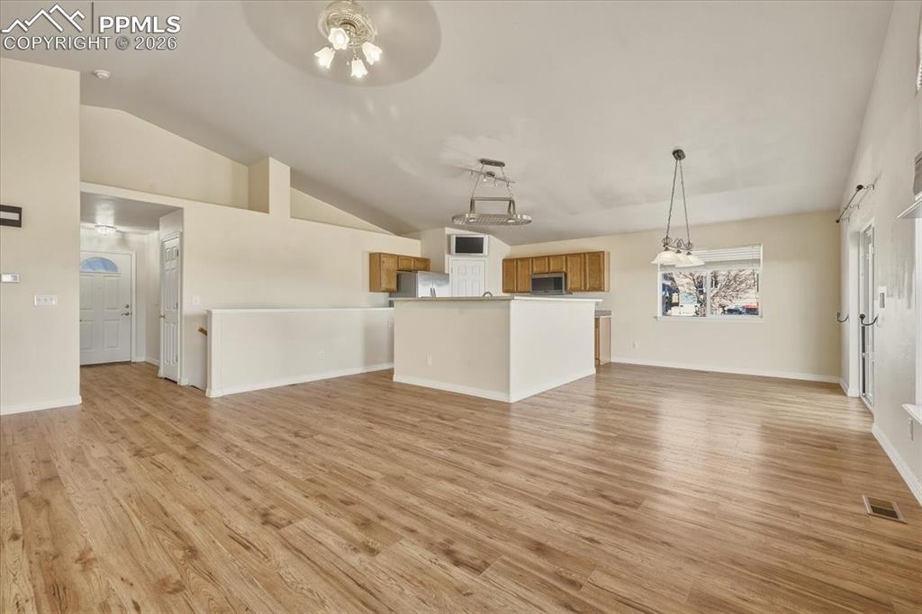 Image 13 of 25: Living Room