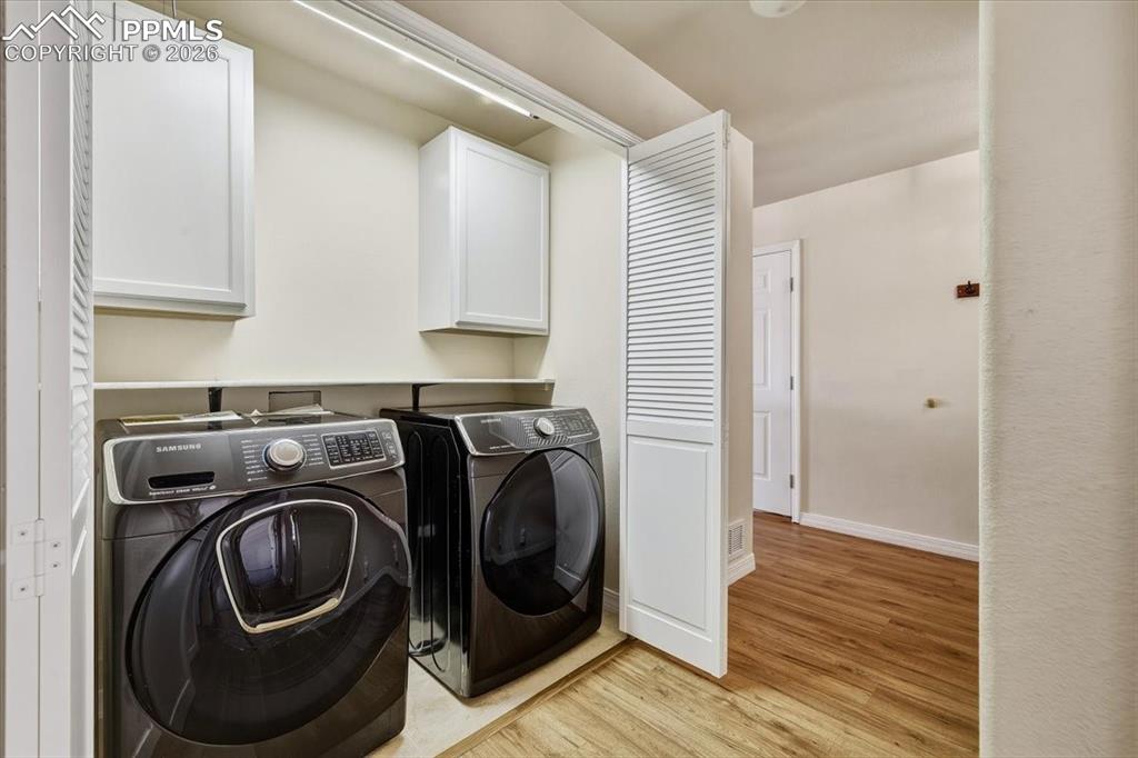 Image 17 of 25: Laundry