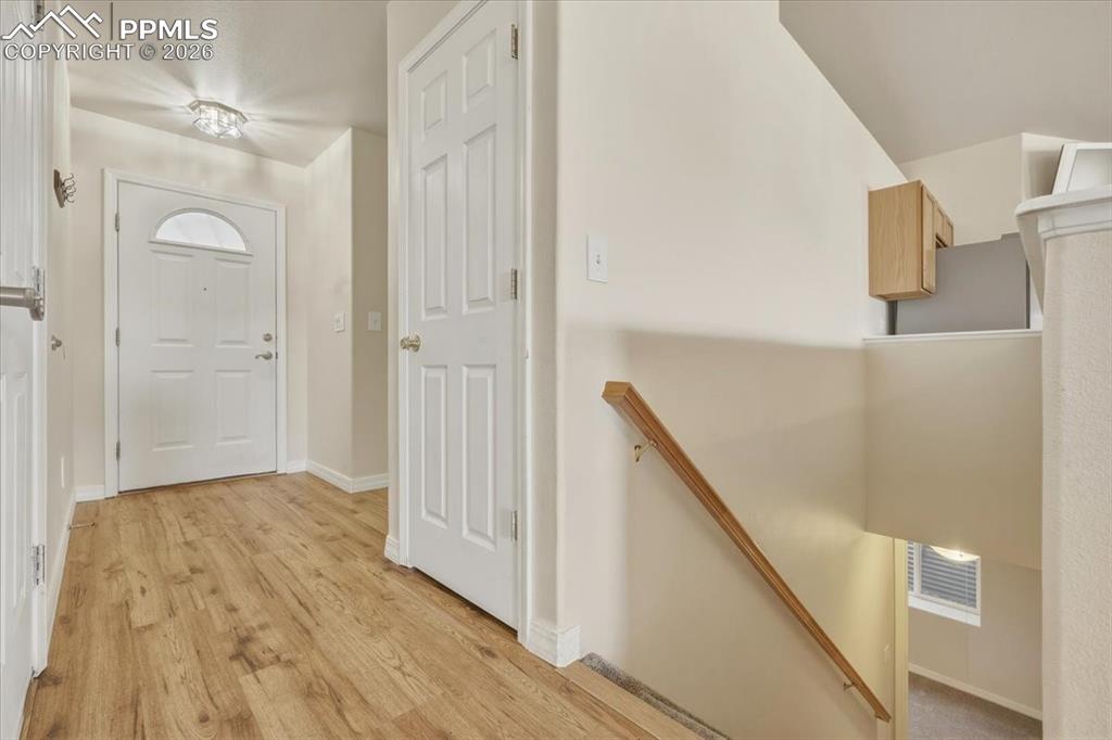 Image 18 of 25: Entry