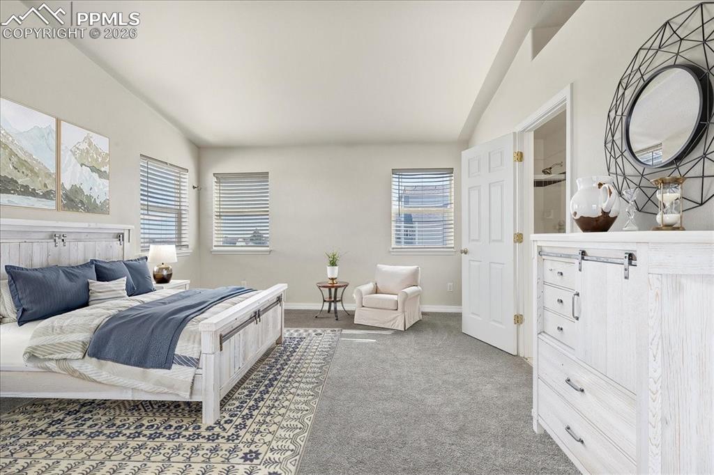 Image 5 of 25: Bedroom