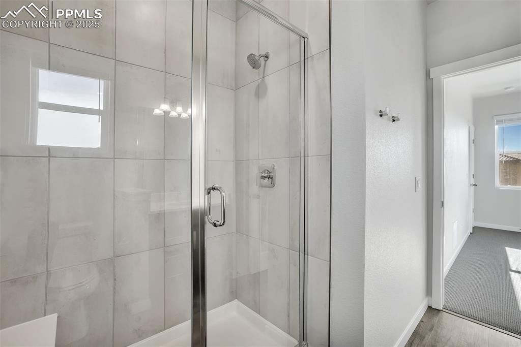 Image 22 of 23: Upper level unit