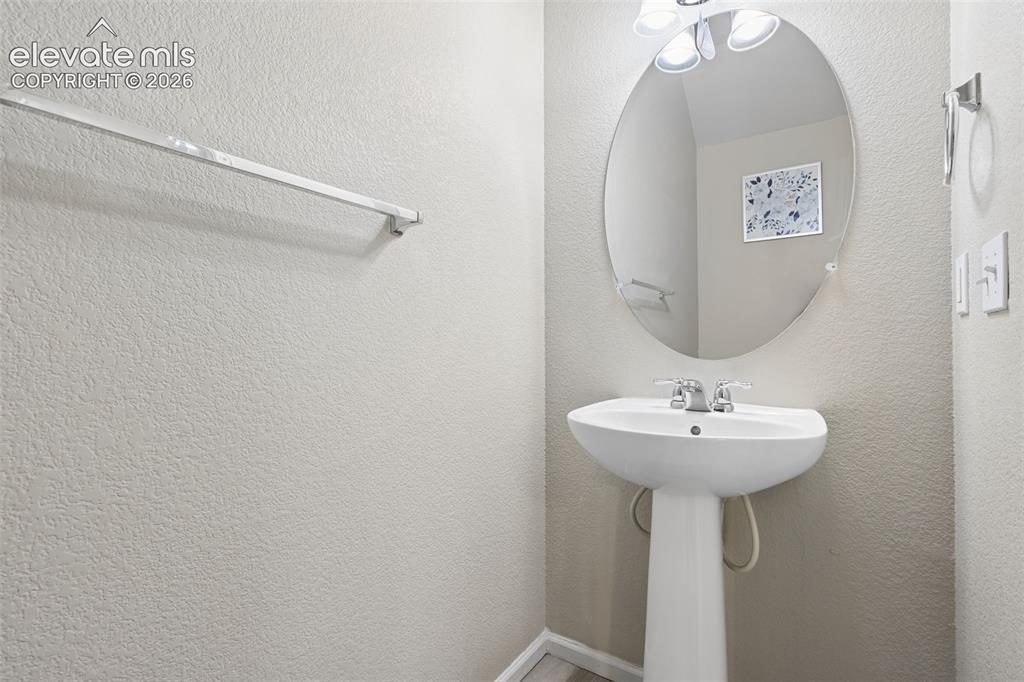 Image 12 of 35: Bathroom