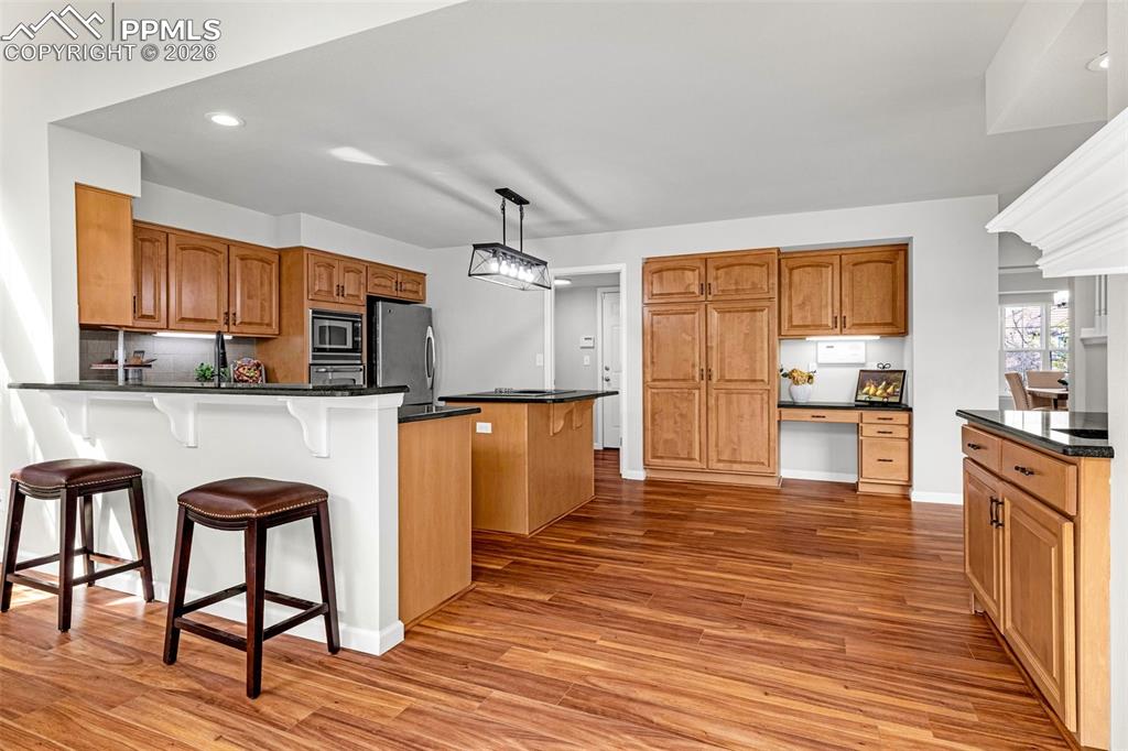 Image 15 of 47: Kitchen