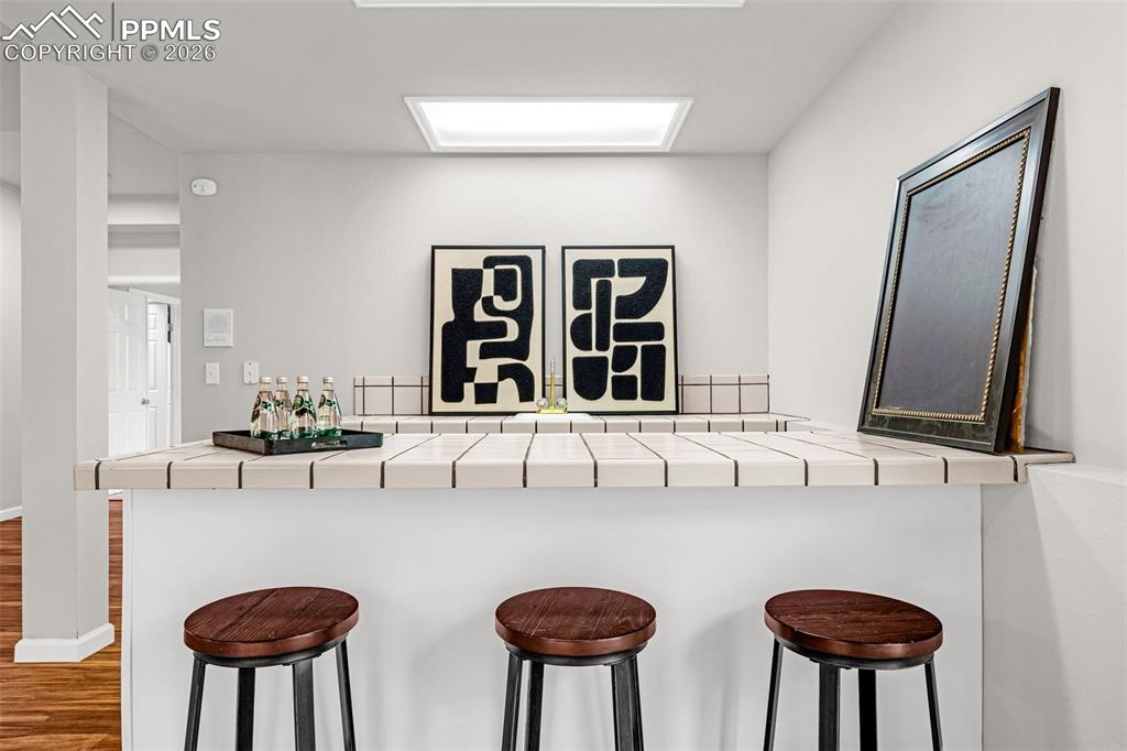 Image 31 of 47: Wet Bar downstairs