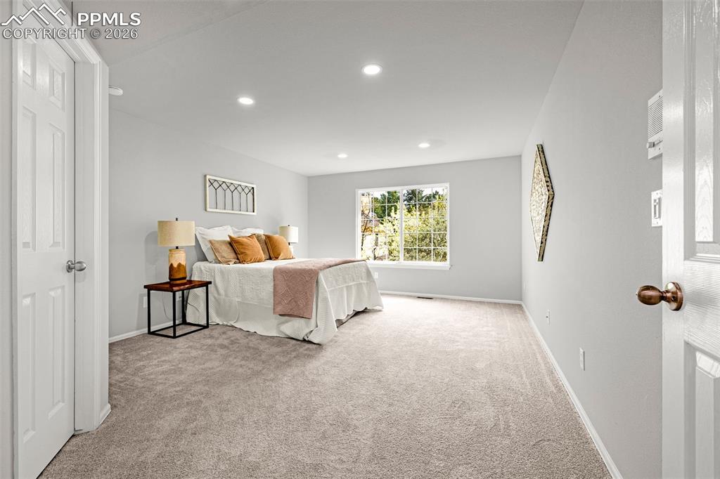 Image 6 of 47: Bedroom