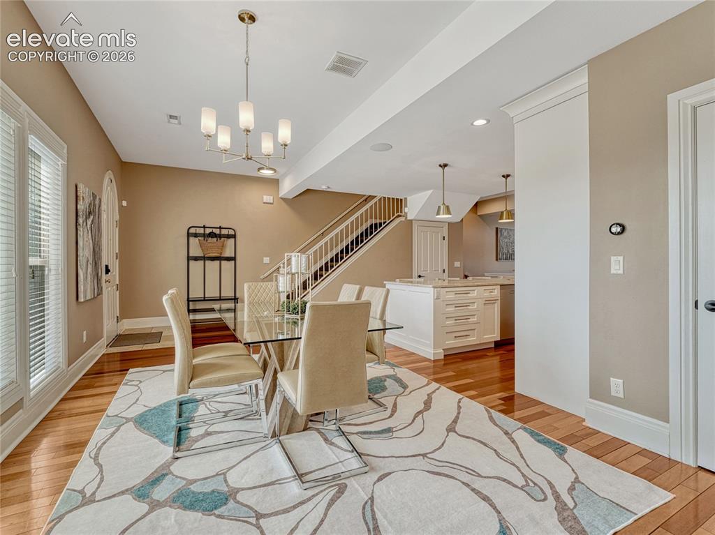 Image 13 of 42: Dining Area